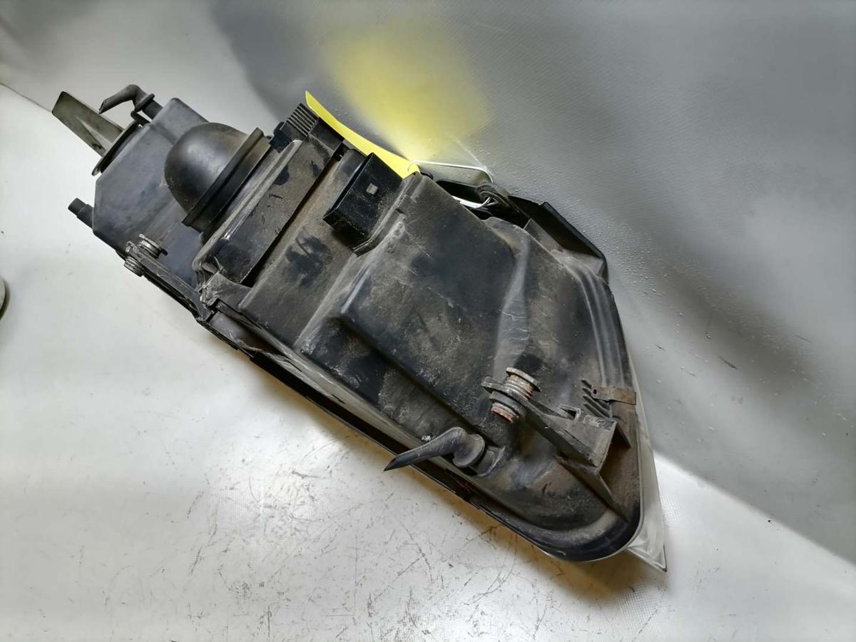 VW Passat 3BG original Scheinwerfer vorn links Halogen Bj.2003